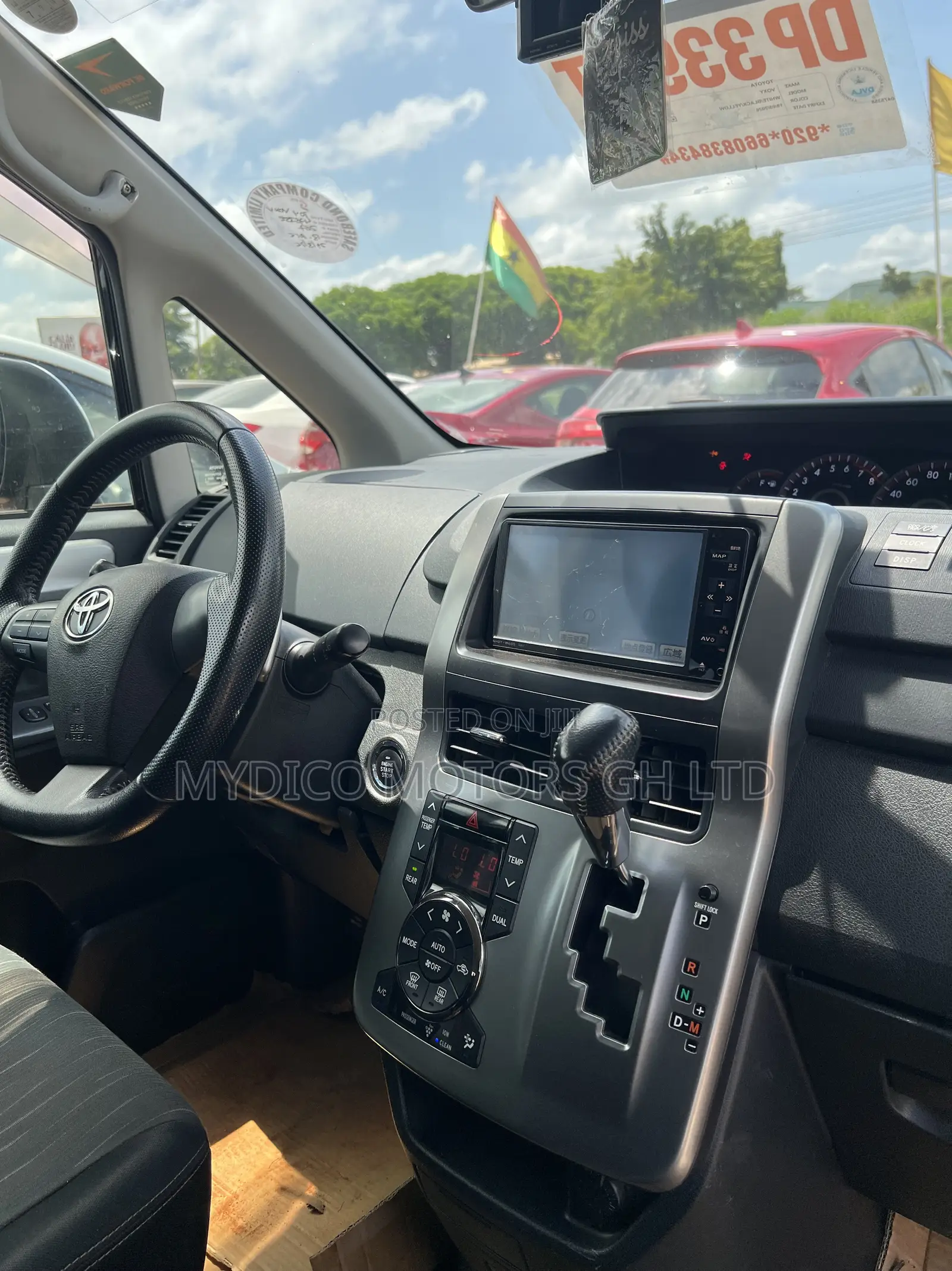 Toyota Voxy 2013 Black