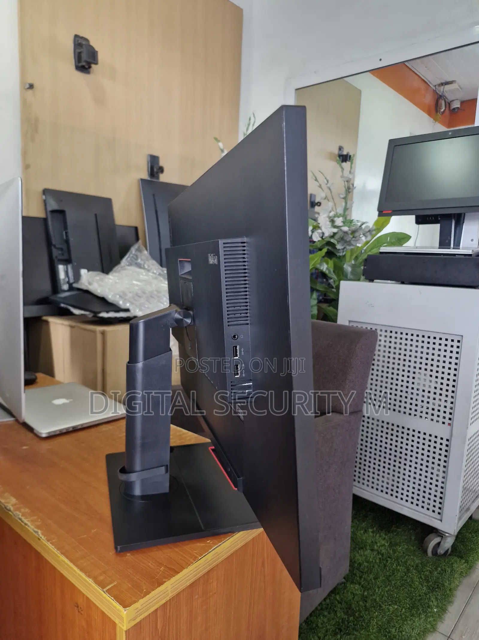 Lenovo Thinkvision P32p-20 31.5-Inch 4k Uhd Wled LCD Monitor