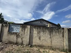 5bdrm House in Police Station for sale