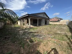 5bdrm House in Police Station for sale