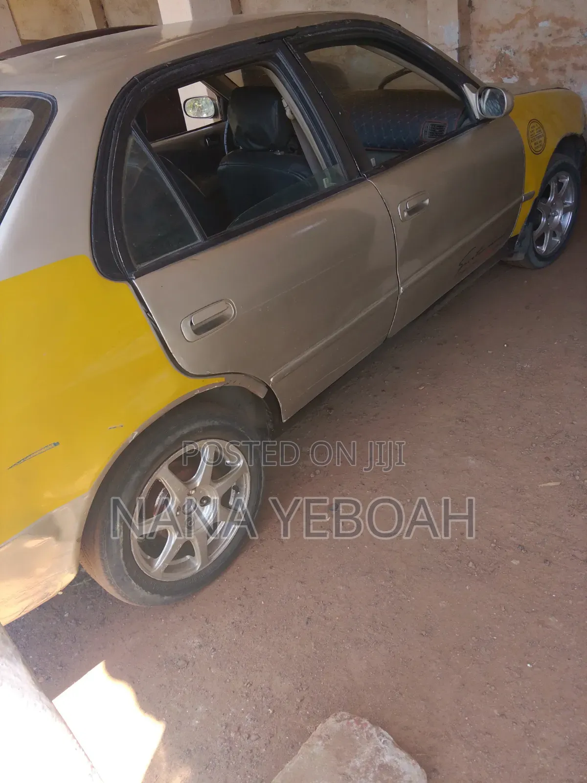 Toyota Corolla 2001 Gold