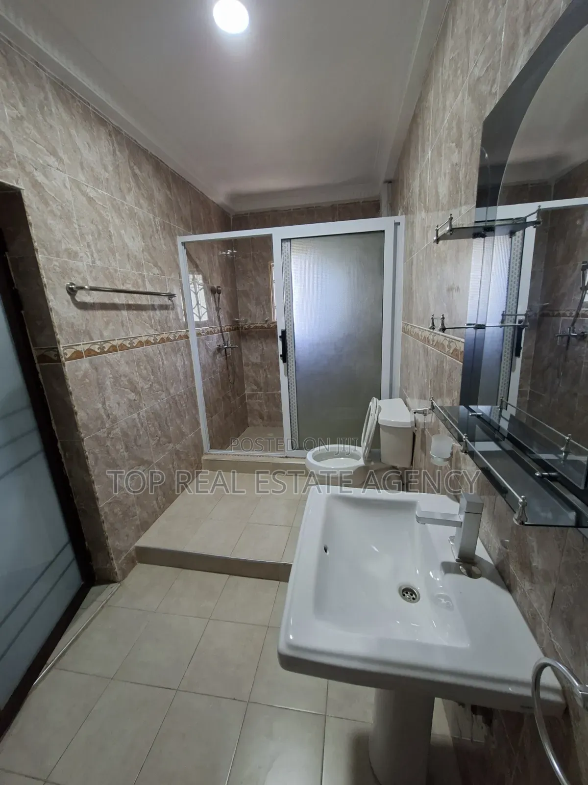 2bdrm Apartment in ,, Dome K. Boat, Ga East Municipal for rent