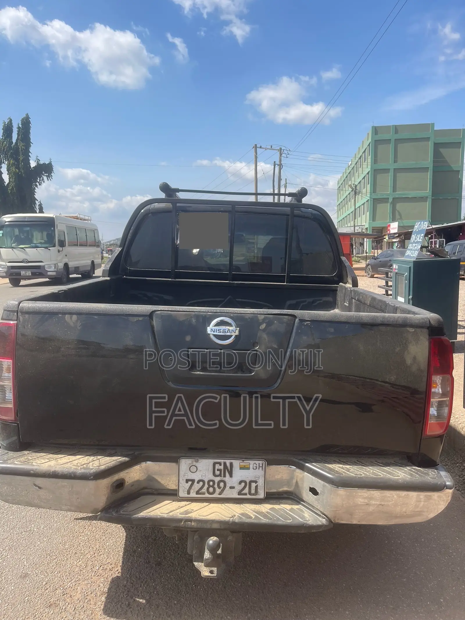 Nissan Navara 2014 Black