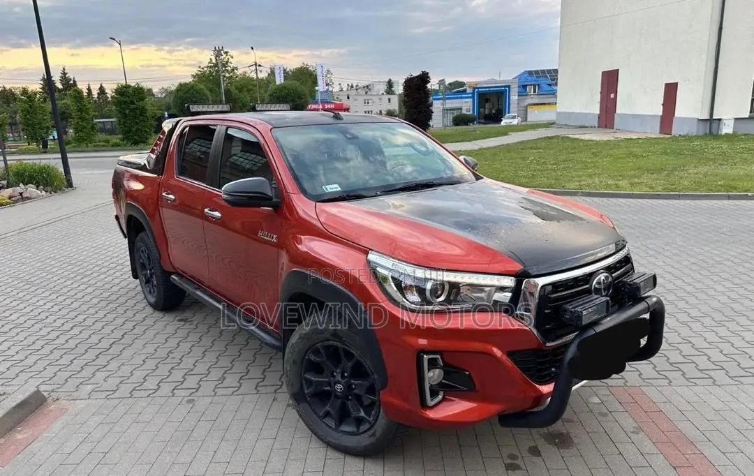 Toyota Hilux 2019 White