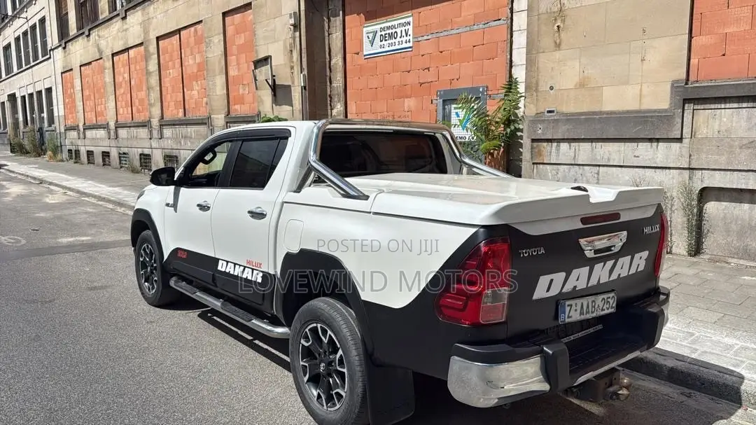 Toyota Hilux 2019 White