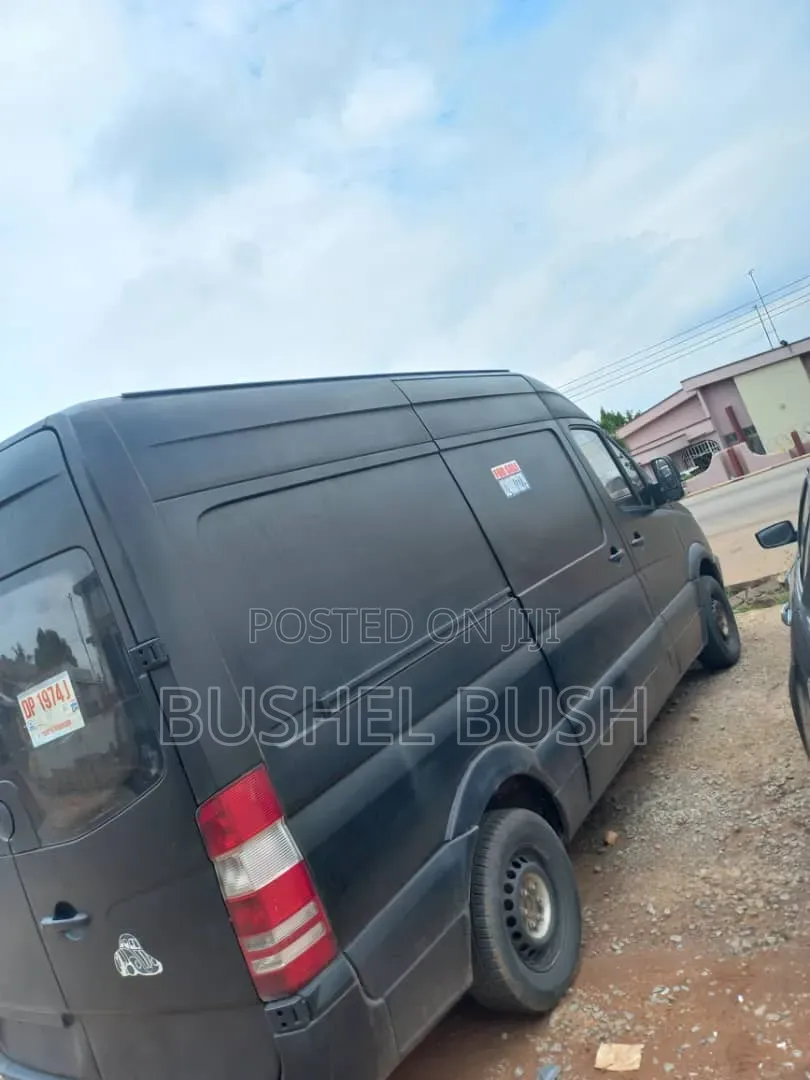 Mercedes-Benz Sprinter 2013 Black