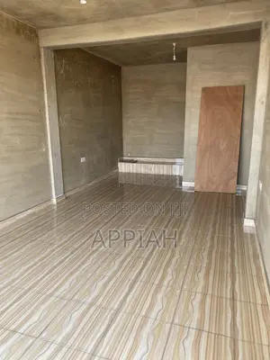 Spacious Storeroom for Rent