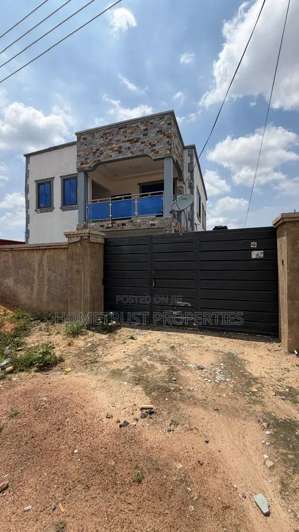 4bdrm Duplex in Amasaman Obeyieyie for sale