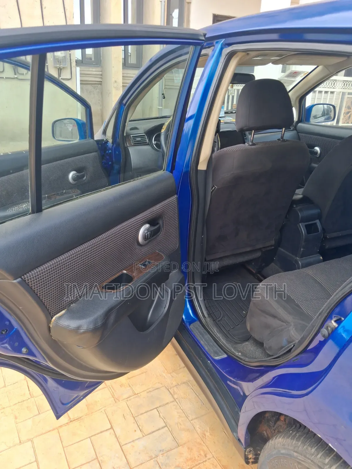 Nissan Versa 2010 Blue