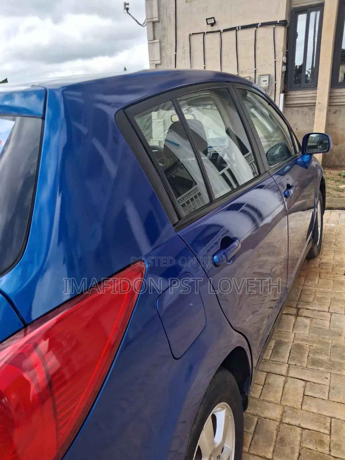Nissan Versa 2010 Blue