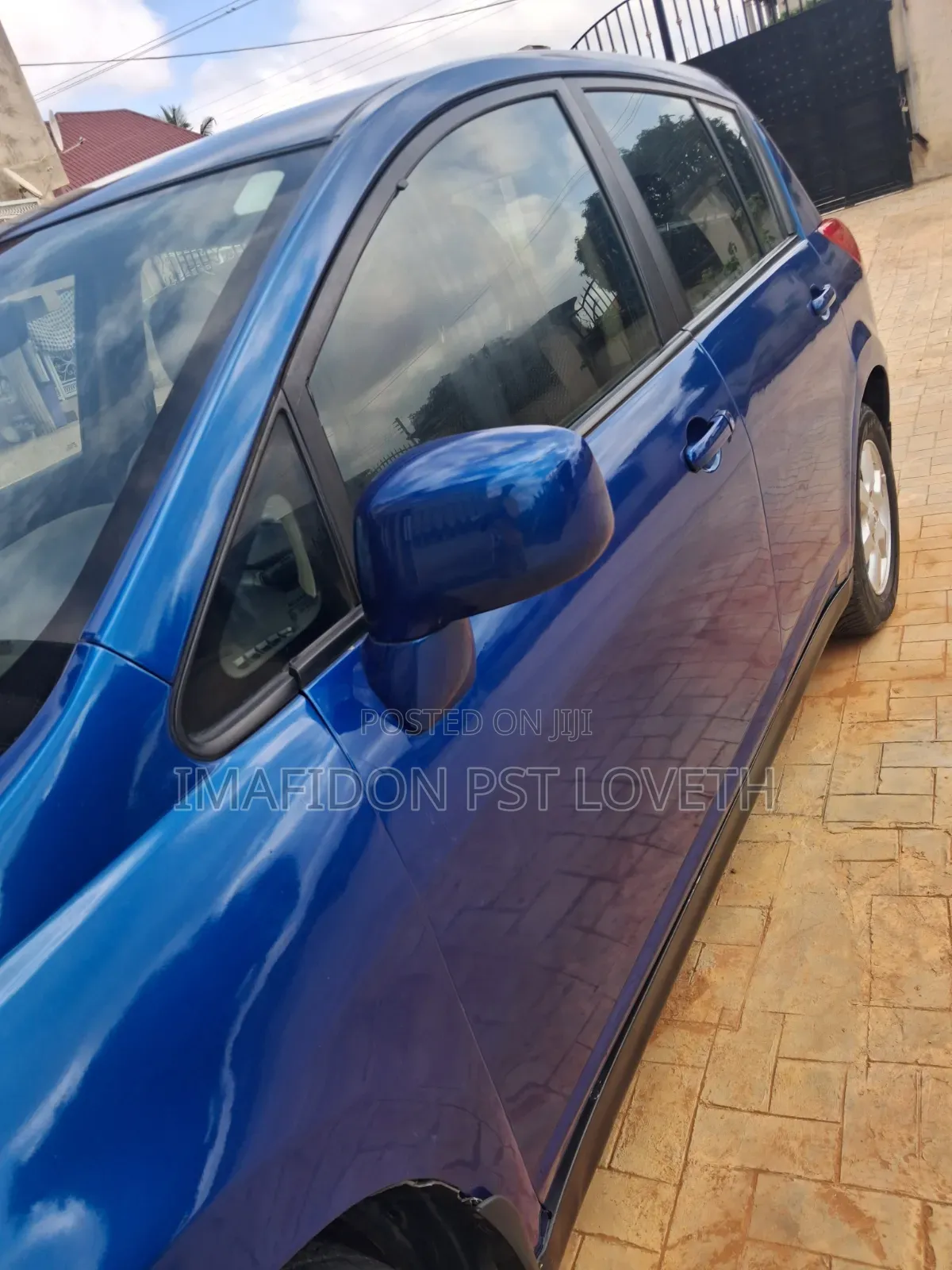 Nissan Versa 2010 Blue