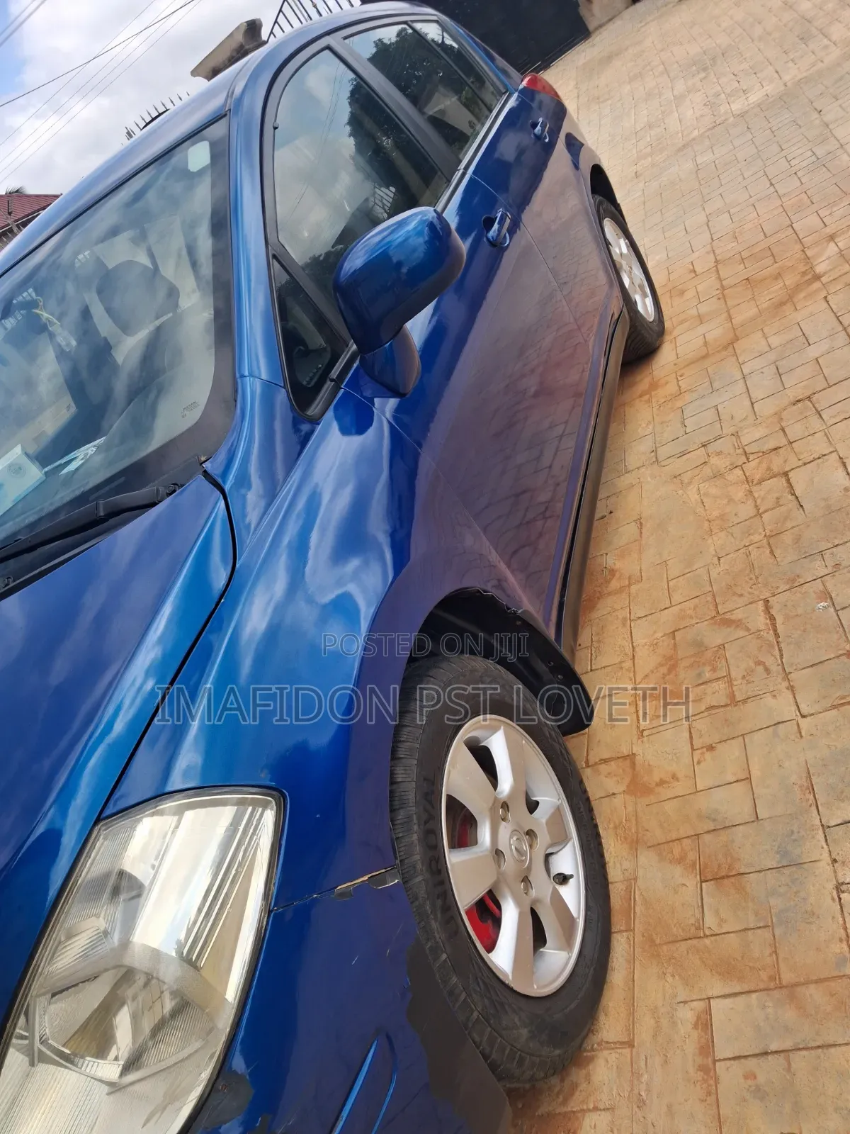 Nissan Versa 2010 Blue
