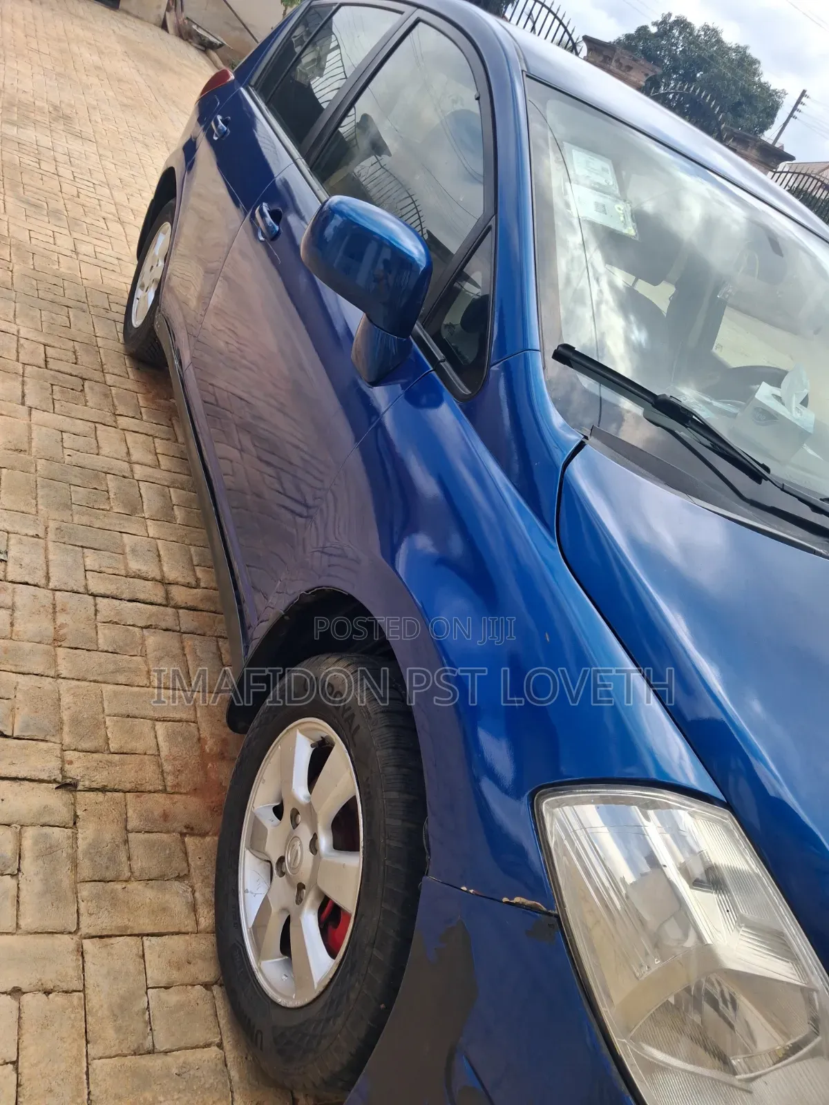 Nissan Versa 2010 Blue
