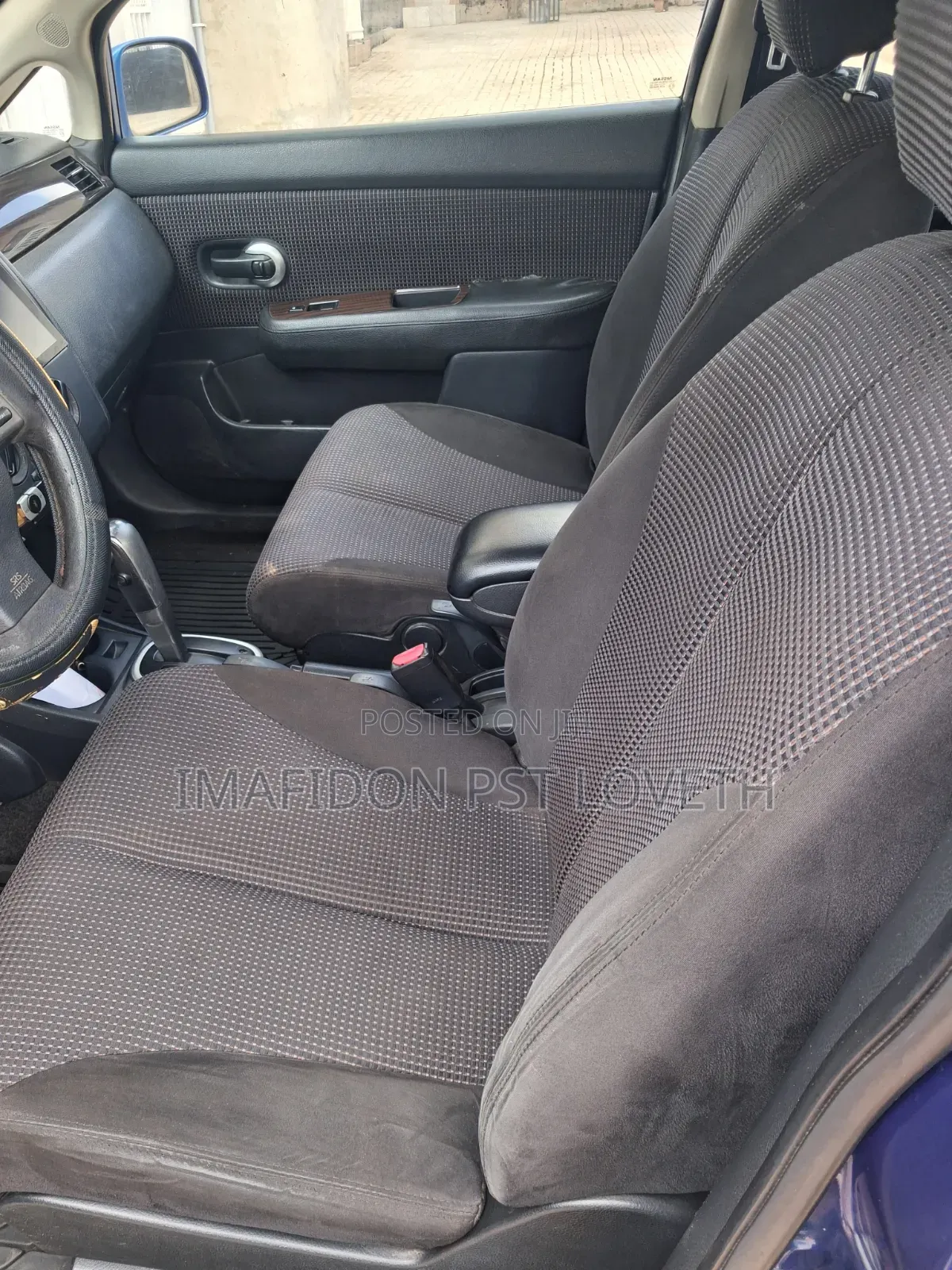 Nissan Versa 2010 Blue