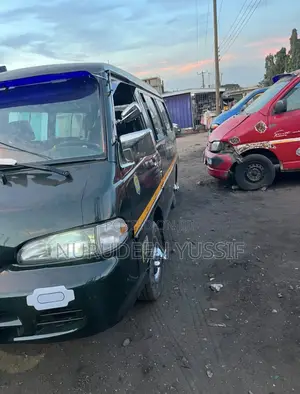 Hyundai H-100 2001 Black