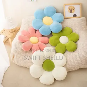 55 Cm Daisy Pillow