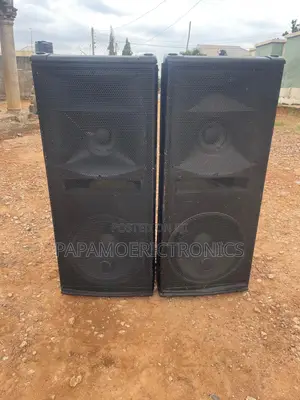 RCF 4PRO 4001-a 3-Way Powered Full Range Speaker Cabine