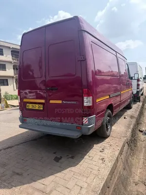 Mercedes-Benz Sprinter 2012 Pink