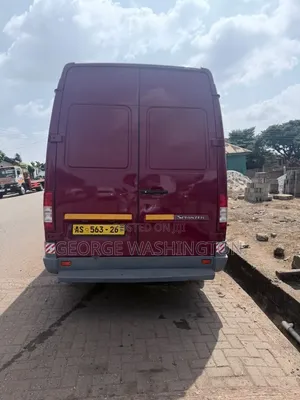 Mercedes-Benz Sprinter 2012 Pink