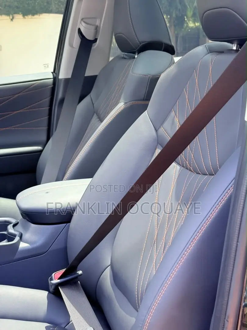 Toyota RAV4 XLE Premium 2025 Black