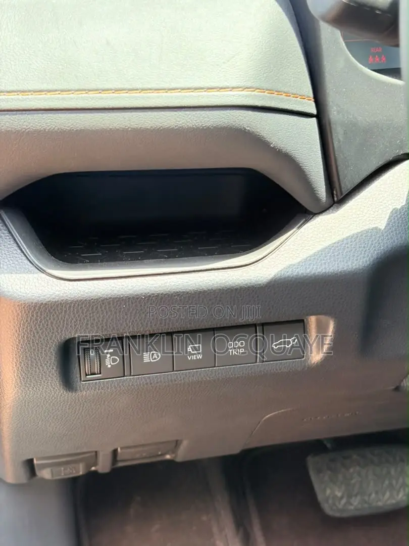 Toyota RAV4 XLE Premium 2025 Black
