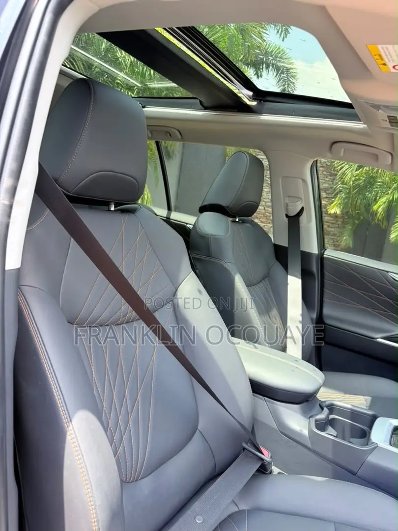 Toyota RAV4 XLE Premium 2025 Black
