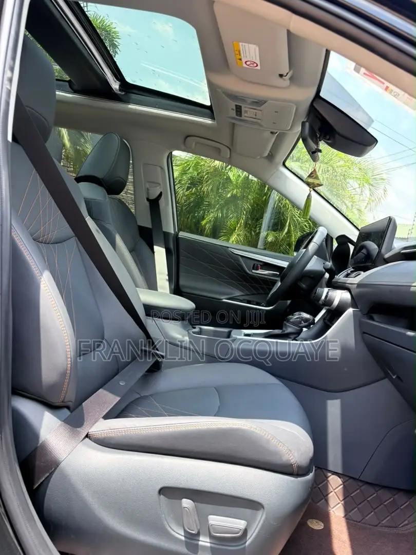 Toyota RAV4 XLE Premium 2025 Black