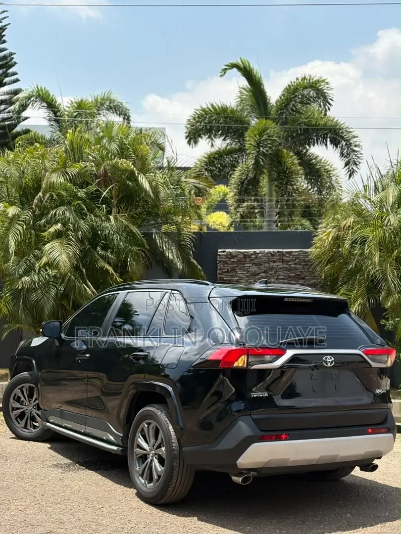 Toyota RAV4 XLE Premium 2025 Black