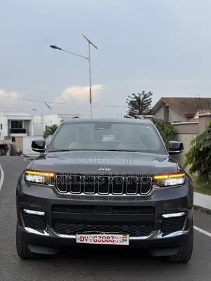 Jeep Grand Cherokee Limited 4x4 2023 Gray