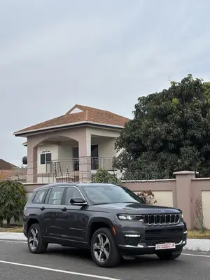 Jeep Grand Cherokee Limited 4x4 2023 Gray