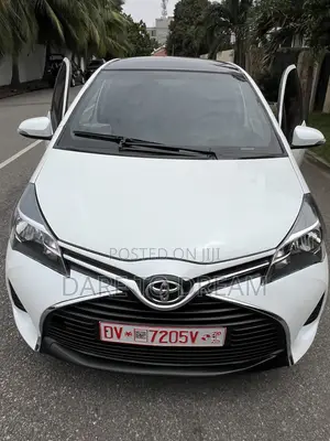 Toyota Yaris LE Hatchback 5dr 2015 White