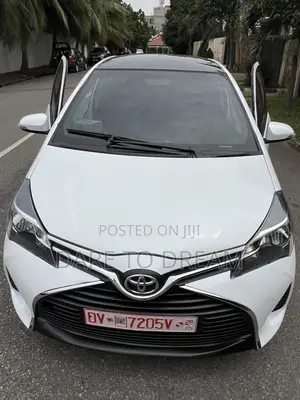 Toyota Yaris LE Hatchback 5dr 2015 White