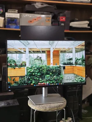 Dell P2725HE USB-C Hub Monitor