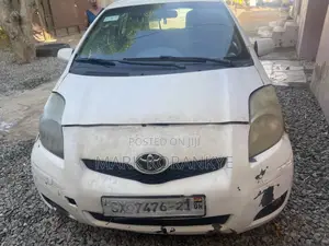 Toyota Yaris 2011 White