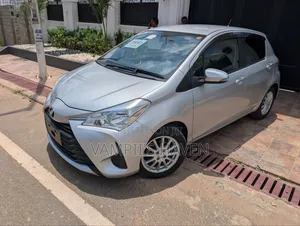 Toyota Vitz 1.3 FWD 5dr 2018 Silver