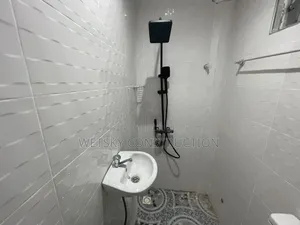 1bdrm Apartment in Awoshie Anyaa Deeper, Market for rent