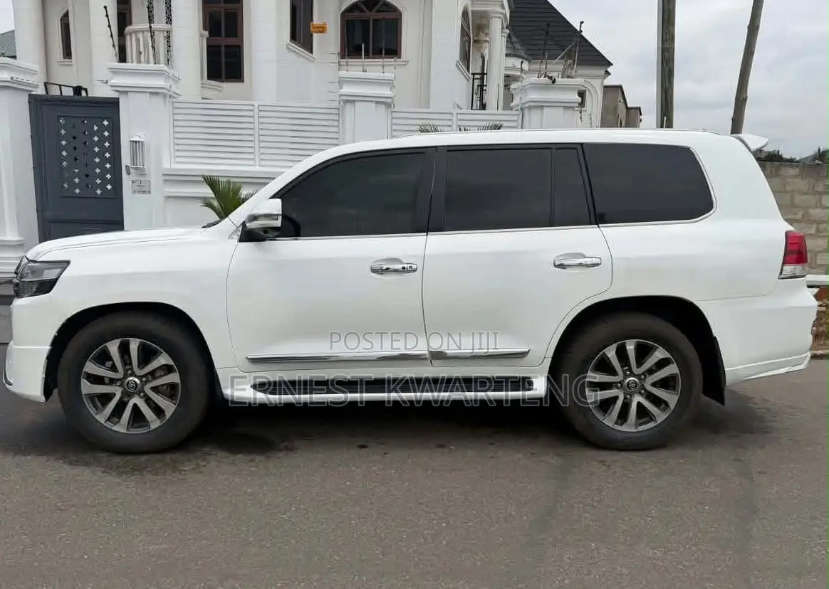 Toyota Land Cruiser 2014 White