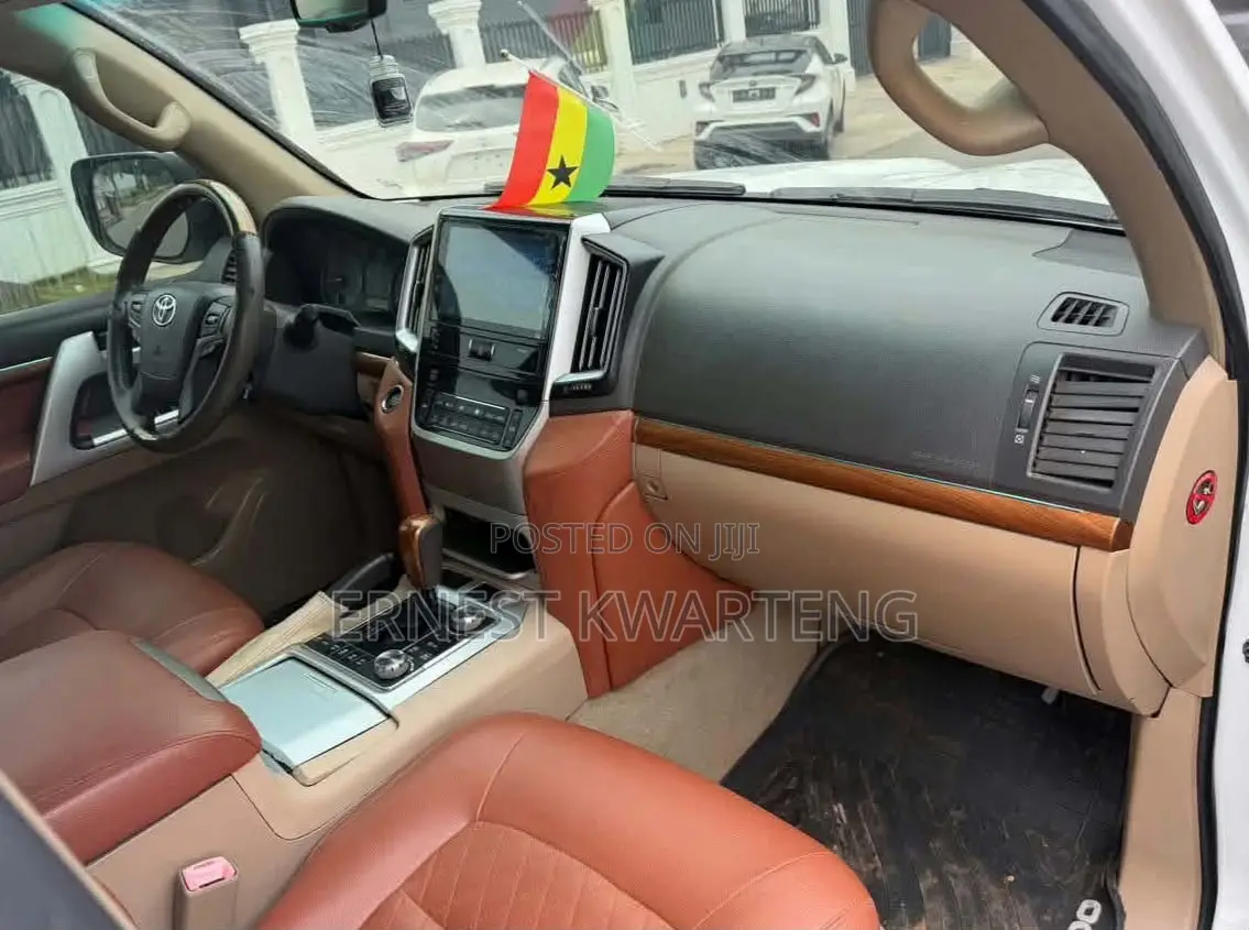 Toyota Land Cruiser 2014 White