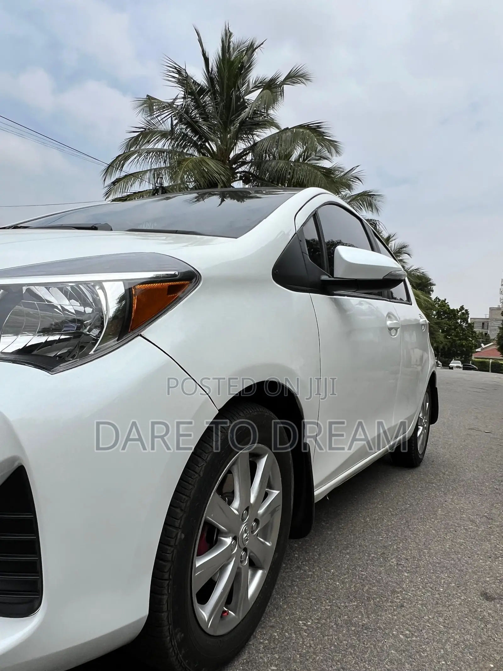 Toyota Yaris LE Hatchback 5dr 2015 White