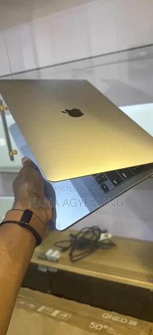 Laptop Apple MacBook Pro 2020 8GB Apple M1 SSD 256GB