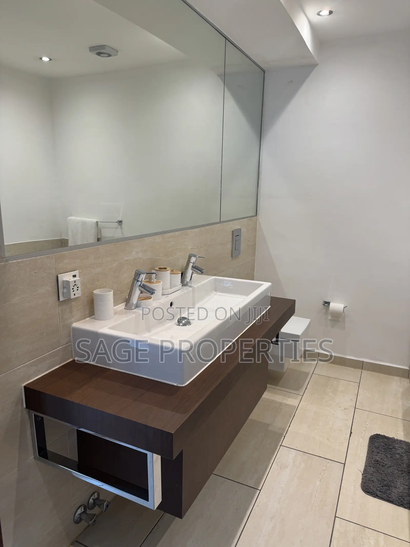 Furnished 4bdrm Penthouse in Airport Residential Area for rent