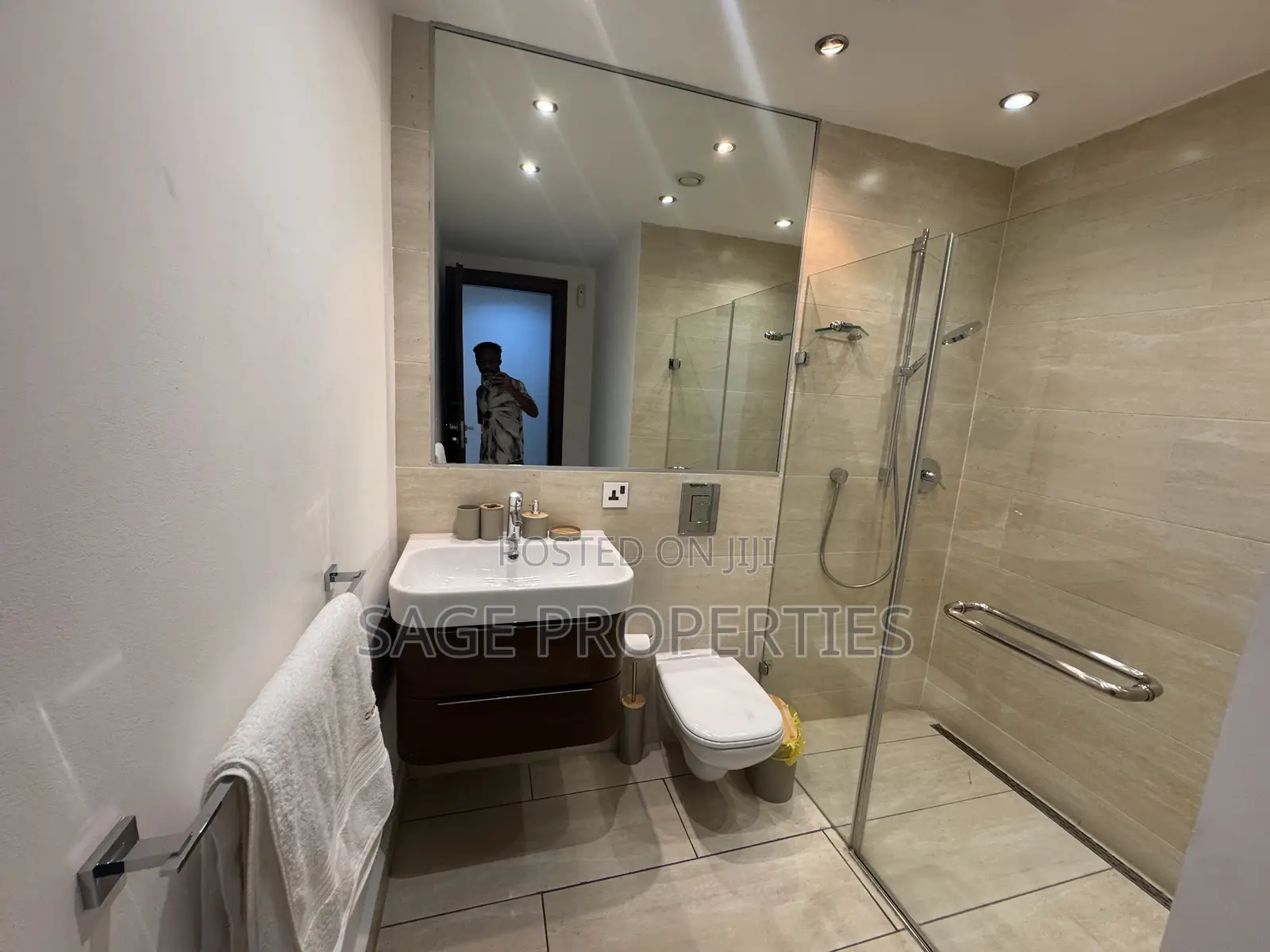Furnished 4bdrm Penthouse in Airport Residential Area for rent