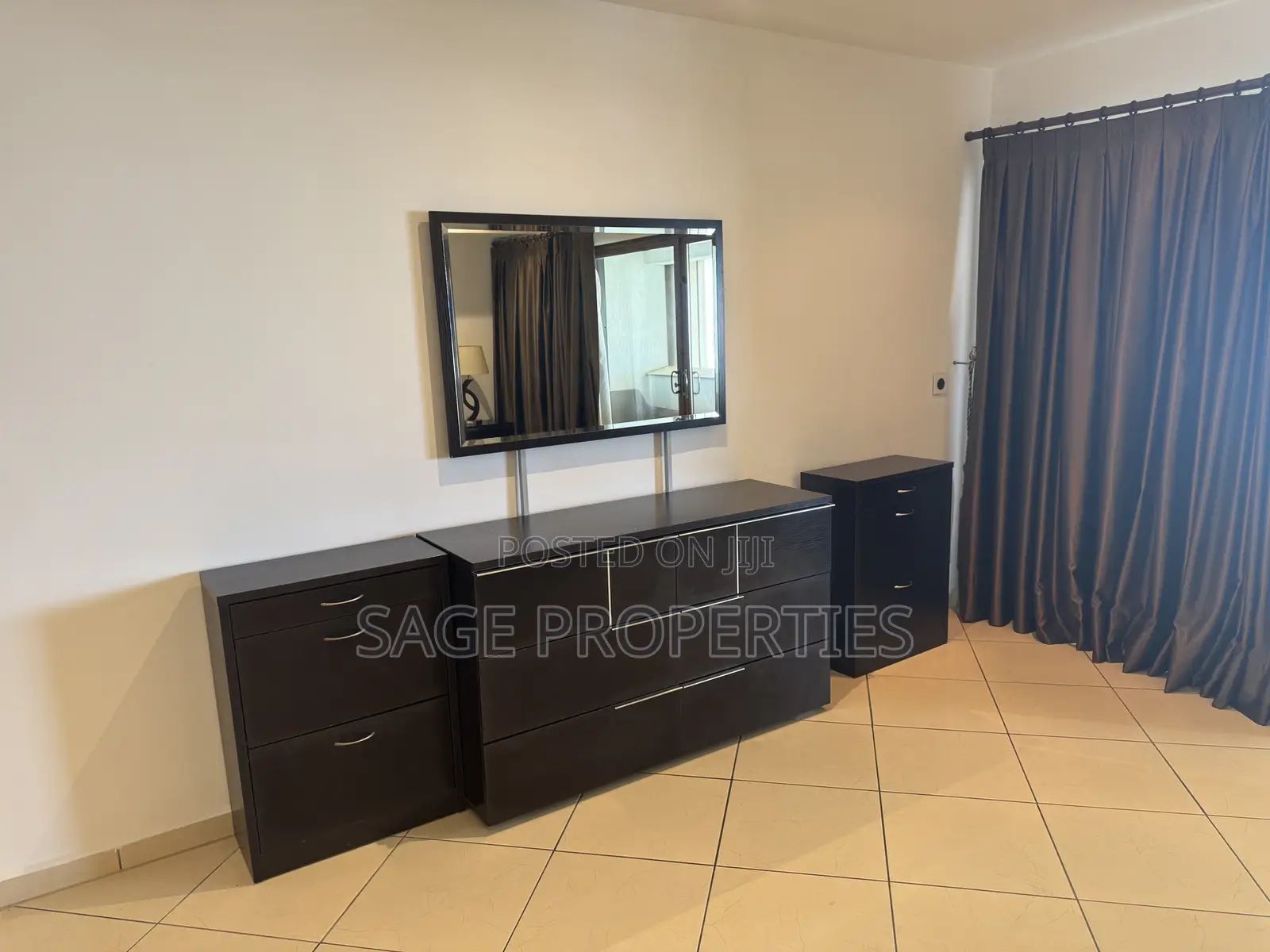 Furnished 4bdrm Penthouse in Airport Residential Area for rent