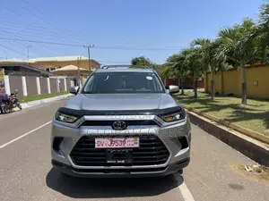 Toyota Highlander XLE AWD 2024 Silver