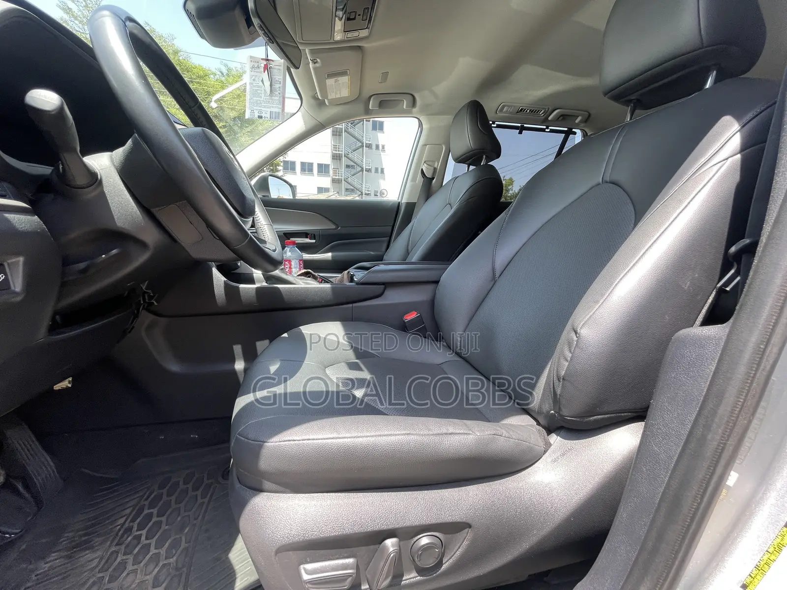 Toyota Highlander XLE AWD 2024 Silver