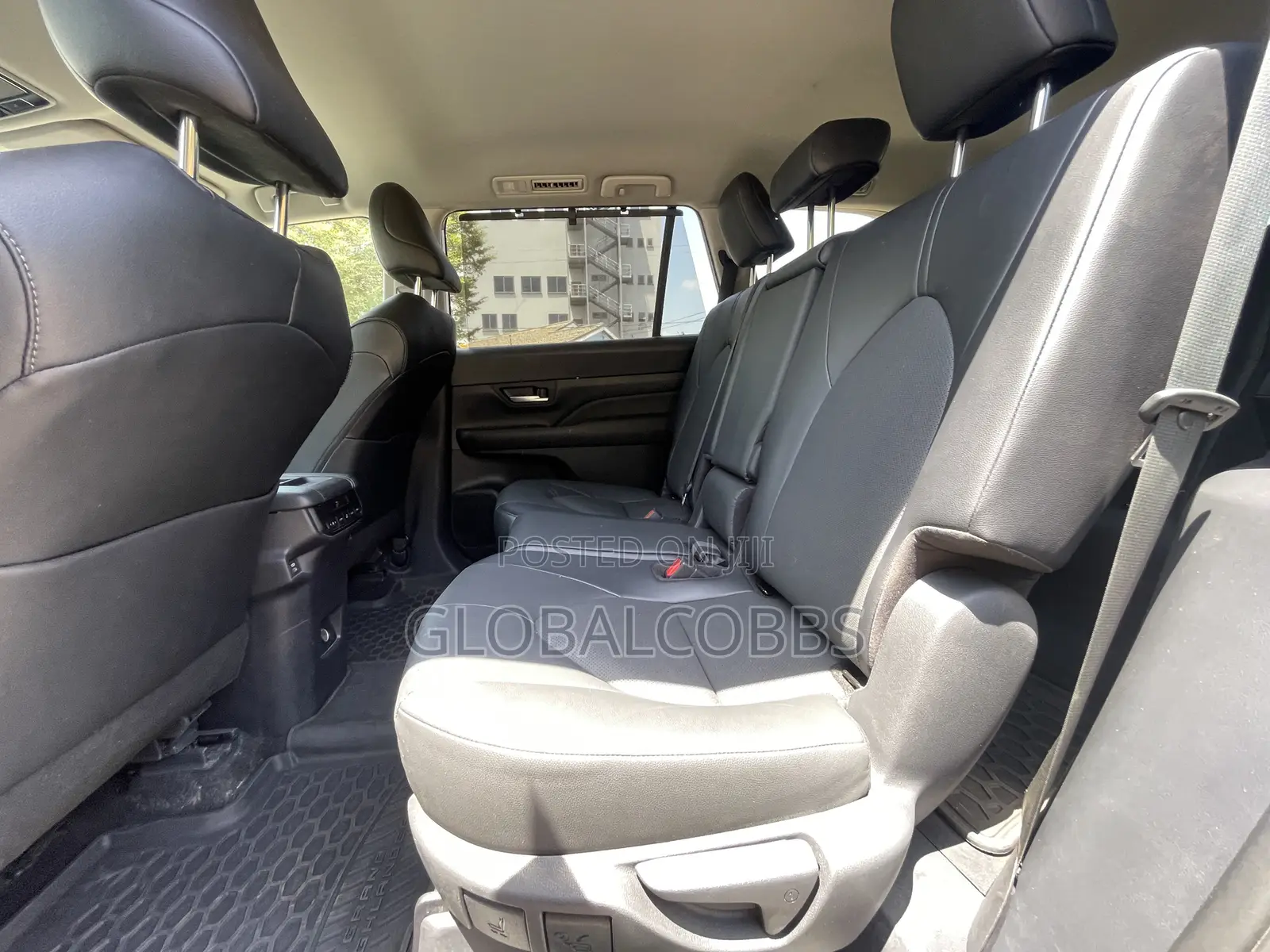 Toyota Highlander XLE AWD 2024 Silver