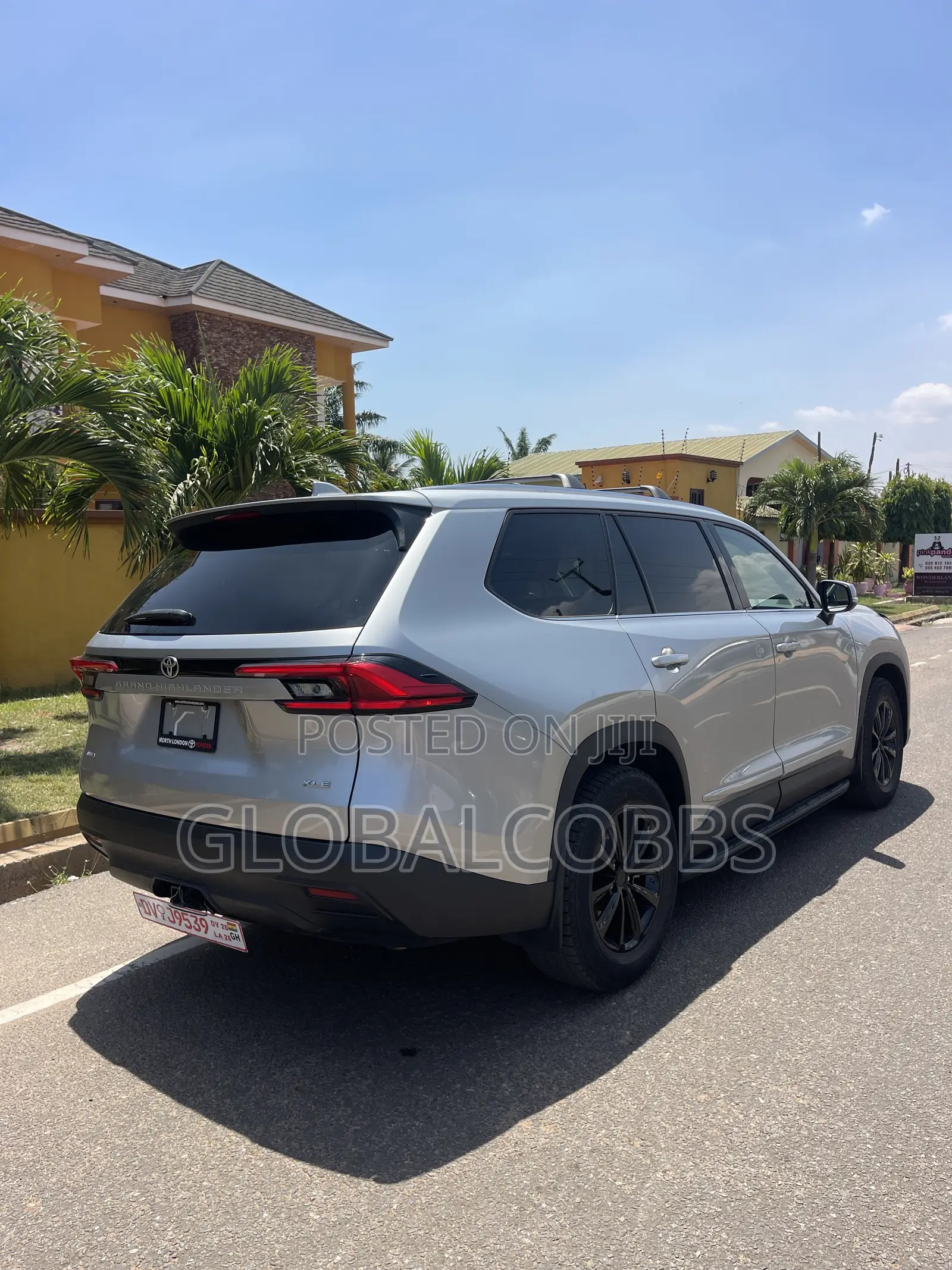 Toyota Highlander XLE AWD 2024 Silver