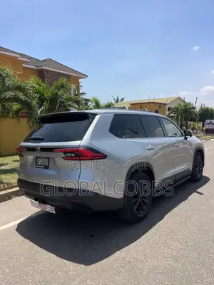 Toyota Highlander XLE AWD 2024 Silver