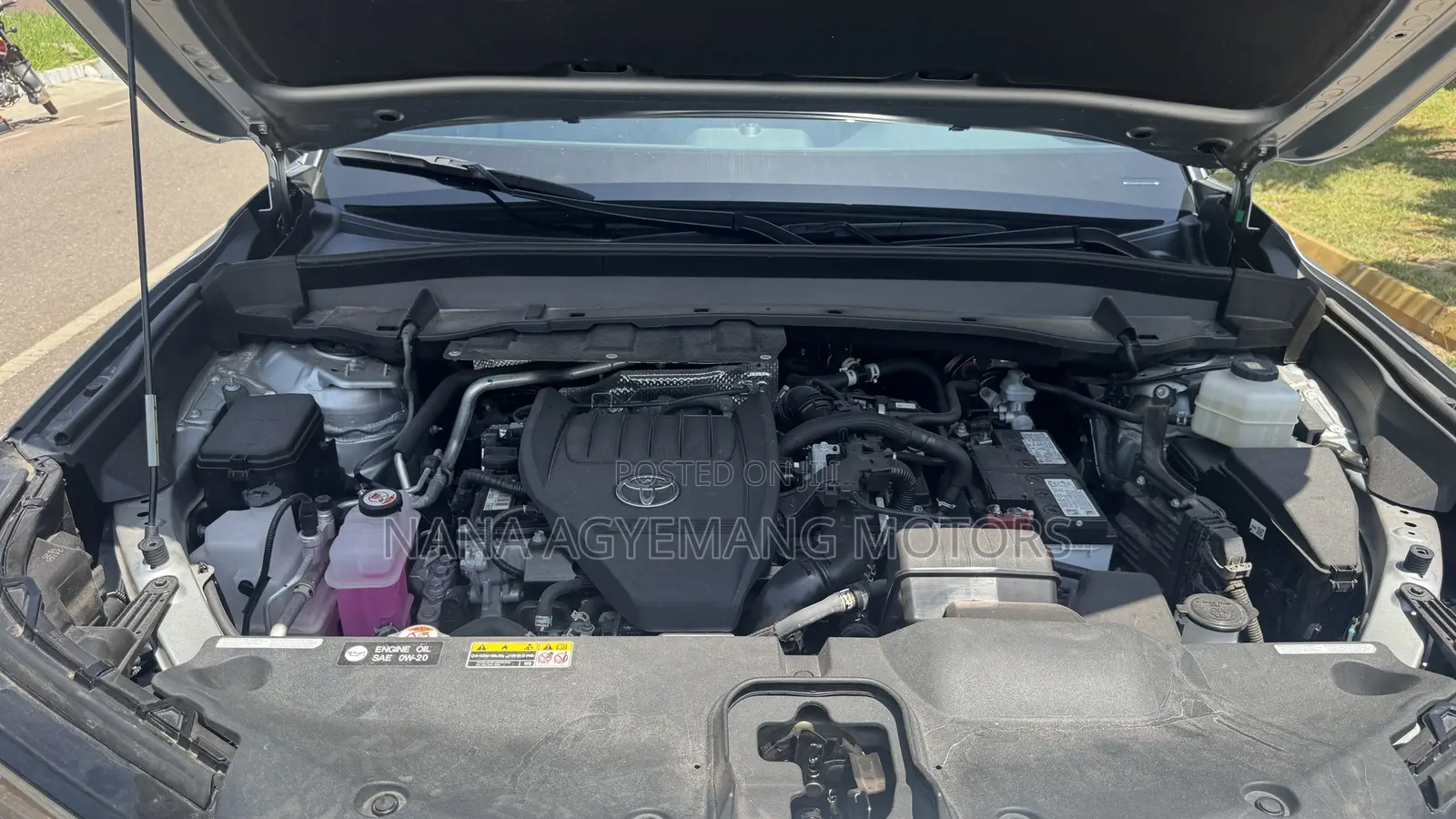 Toyota Highlander XLE AWD 2024 Silver