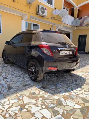 Toyota Vitz 1.3 AWD 5dr 2013 Brown